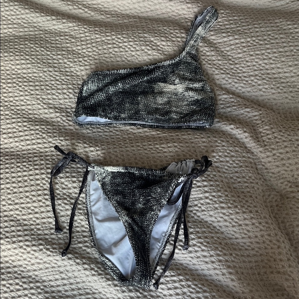 Good American Black Silver One-Shoulder Bikini